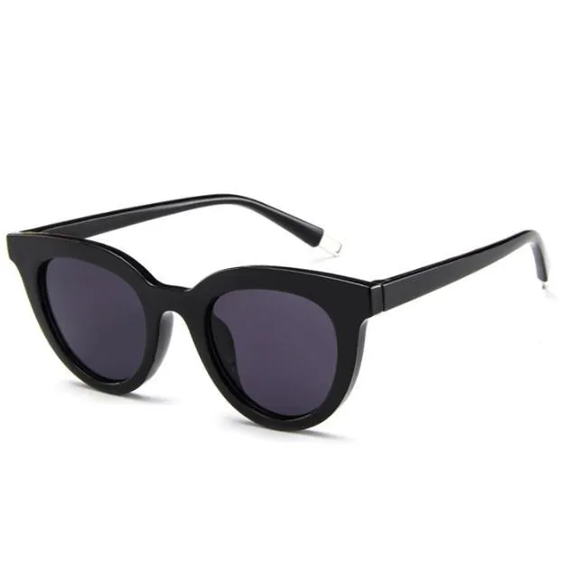 Round Retro Trendy Plastic Frame Sunglasses